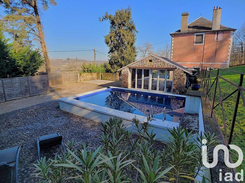 Maison - 318 m² - 11 pièces