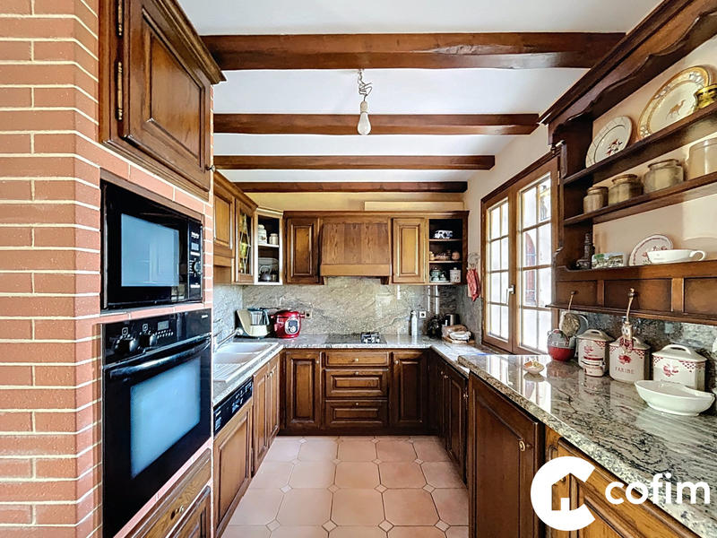 Maison - 258 m² - 12 pièces