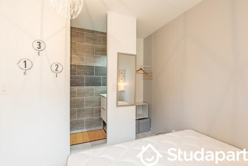 Chambre - 9 m² - 1 pièce