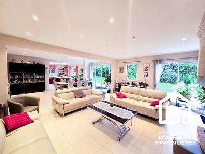 Maison - 187 m² - 6 pièces