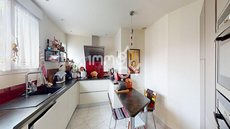 Maison - 111 m² - 5 pièces