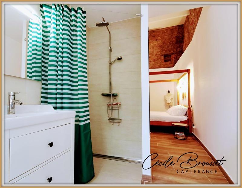 Propriété - 345 m² - 14 pièces