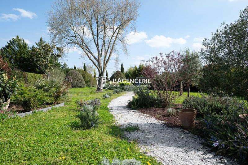 Maison - 260 m² - 7 pièces