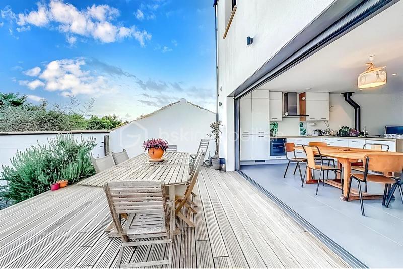 Villa - 100 m² - 5 pièces