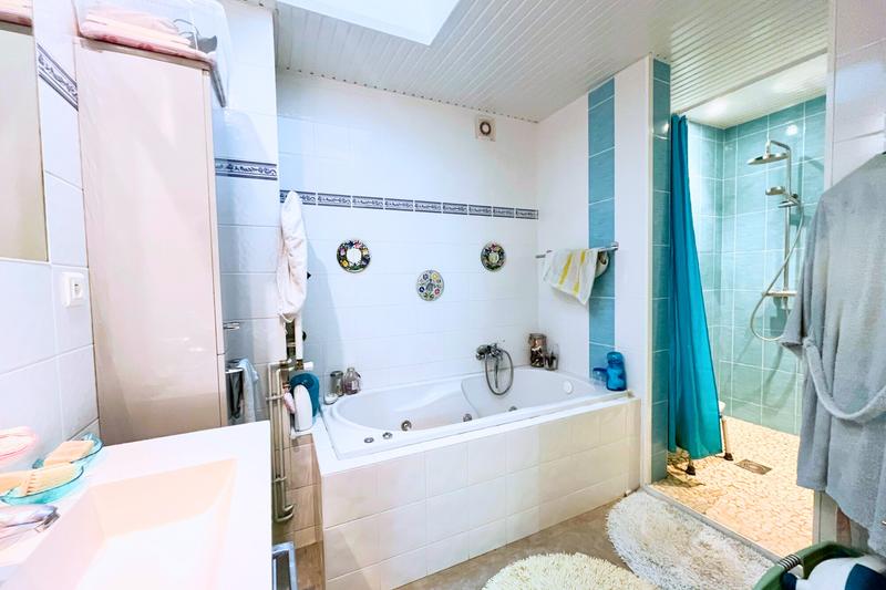 Maison - 127 m² - 6 pièces