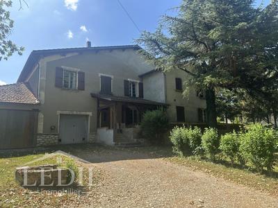 Maison - 225 m² - 6 pièces