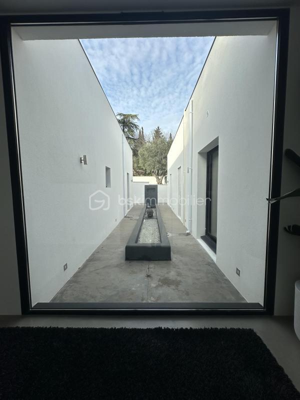 Demeure - 350 m² - 8 pièces