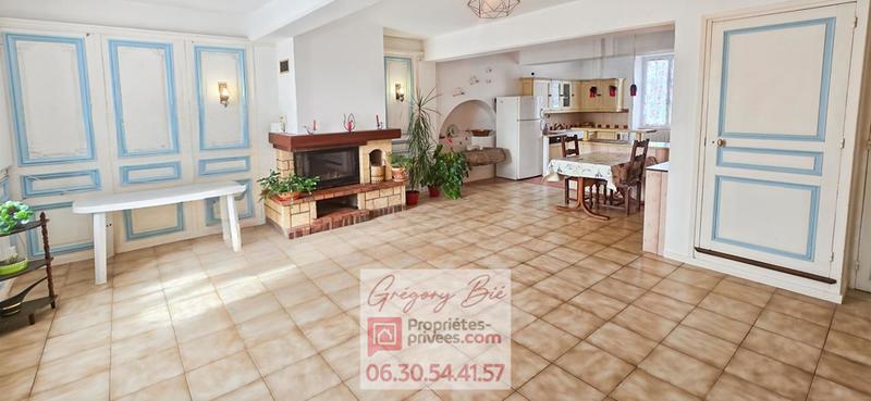 Corps de ferme - 435 m² - 11 pièces