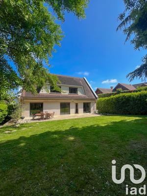 Maison - 335 m² - 8 pièces