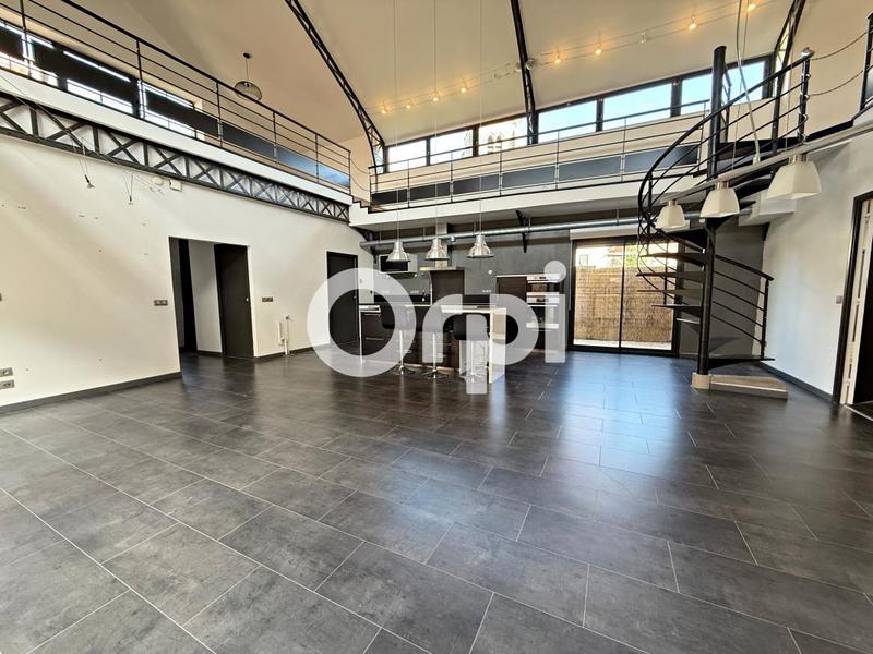 Maison - 215 m² - 6 pièces