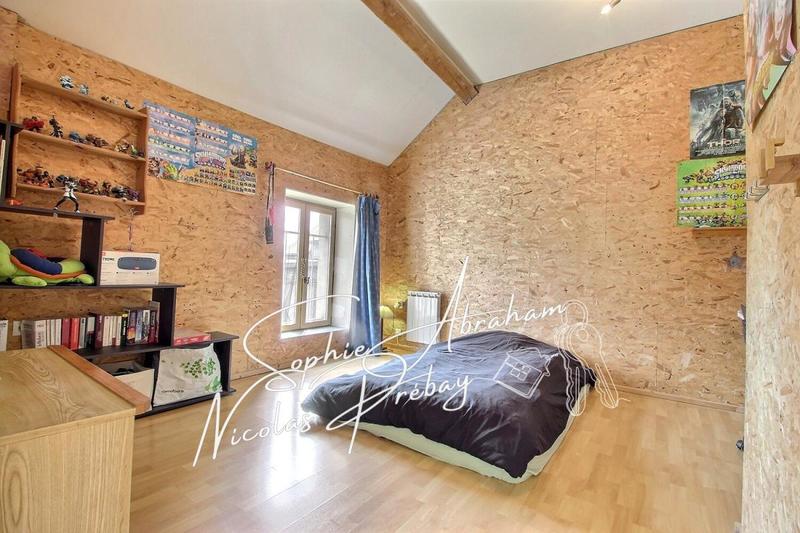 Maison - 242 m² - 7 pièces