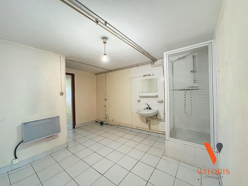 Maison - 201 m² - 7 pièces