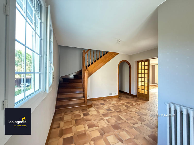 Maison - 260 m² - 9 pièces