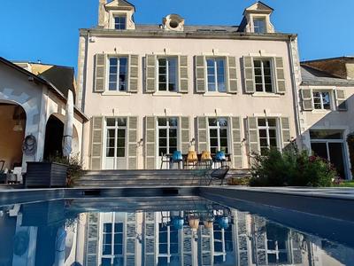 Maison de maîtres - 395 m² - 16 pièces