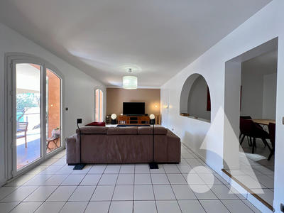 Maison - 182 m² - 7 pièces