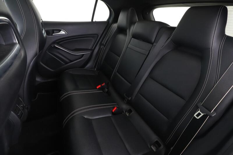 Mercedes Gla 200 Sensation 7g-Dct 156 ch