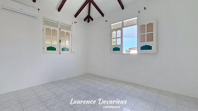 Maison - 204 m² - 5 pièces