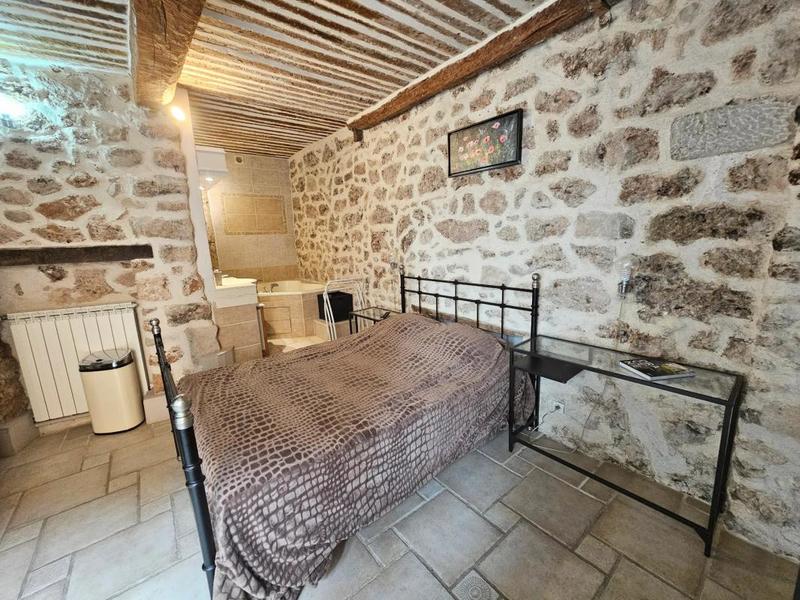 Maison en pierre - 78 m² - 4 pièces