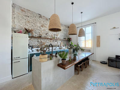 Appartement - 95 m² - 3 pièces