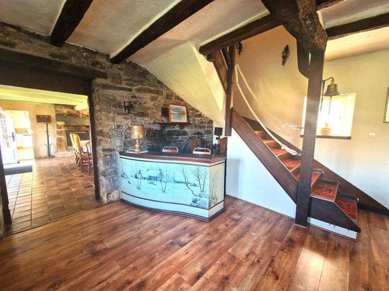 Maison - 278 m² - 13 pièces