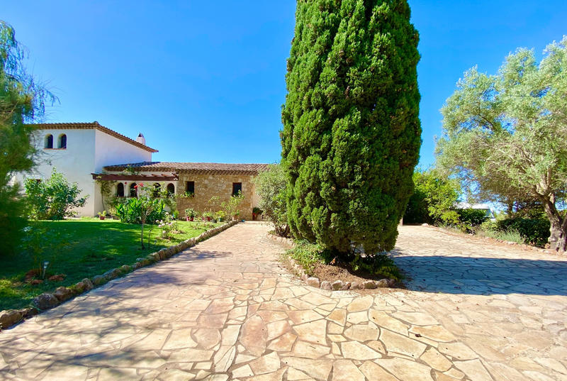 Maison - 287 m² - 9 pièces