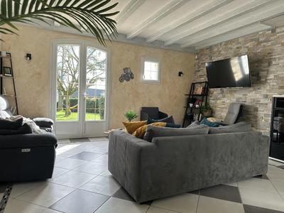 Maison - 212 m² - 8 pièces