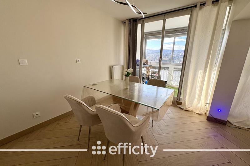 Appartement - 82 m² - 4 pièces