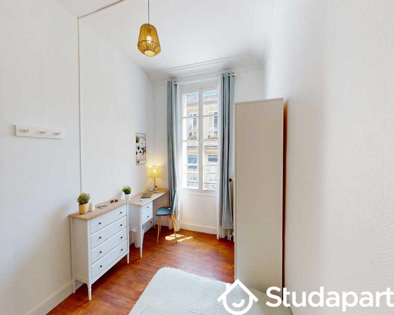 Chambre - 85 m² - 1 pièce