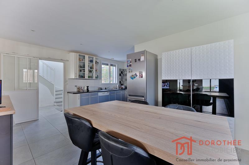 Maison - 227 m² - 8 pièces