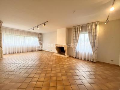 Château - 138 m² - 5 pièces