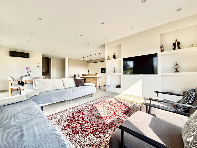 Villa - 145 m² - 6 pièces