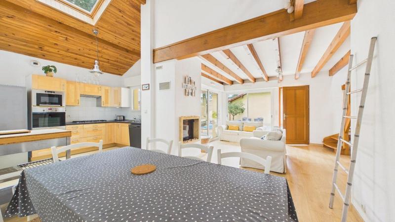 Maison - 90 m² - 5 pièces