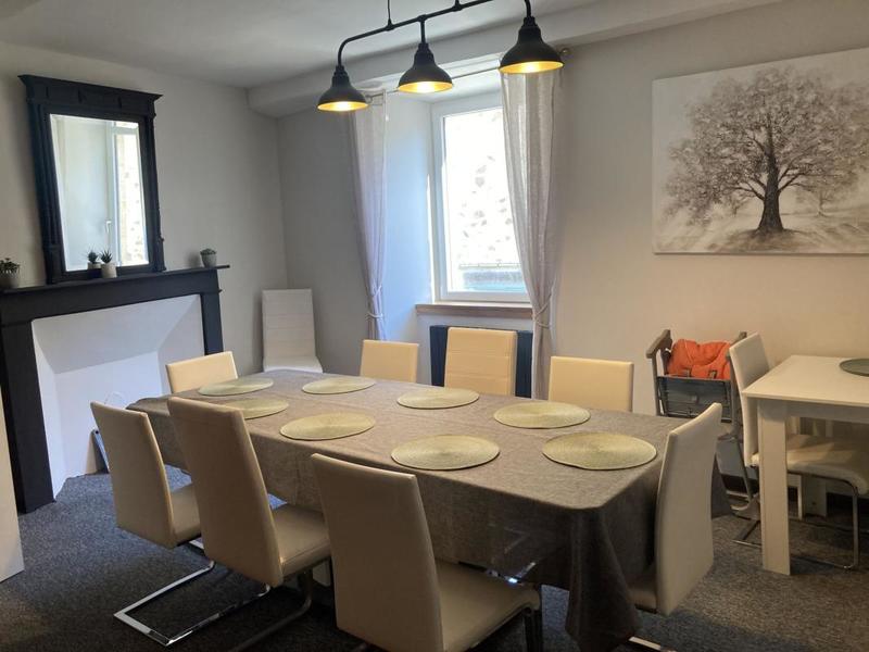 Maison - 250 m² - 6 pièces