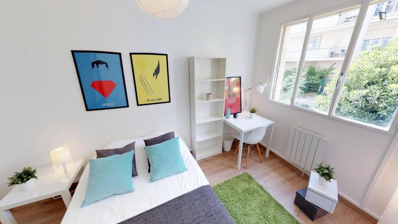 Chambre - 12 m² - 5 pièces