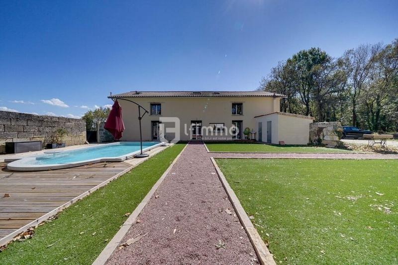 Maison en pierre - 340 m² - 11 pièces