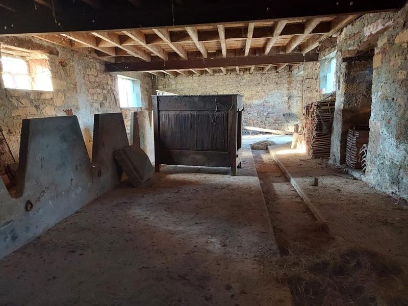 Grange - 200 m² - 3 pièces