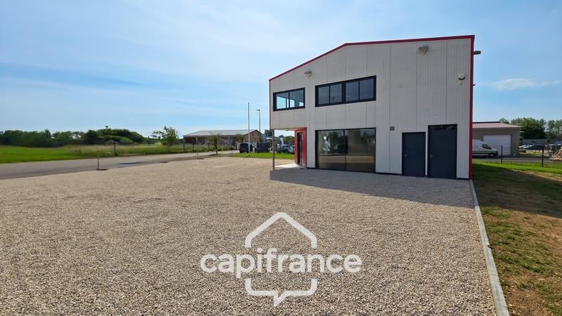 Local commercial - 220 m² - 9 pièces