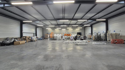 Local d'activités - 1 046 m²