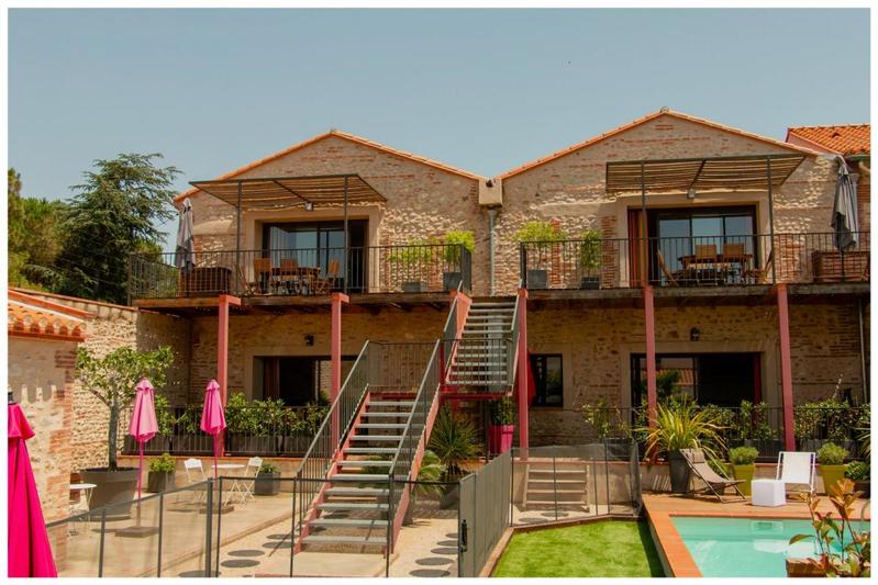 Mas - 320 m² - 17 pièces