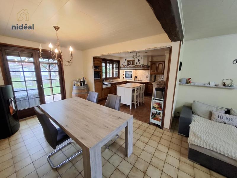 Maison - 99 m² - 5 pièces