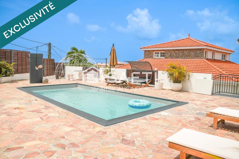 Maison - 230 m² - 8 pièces