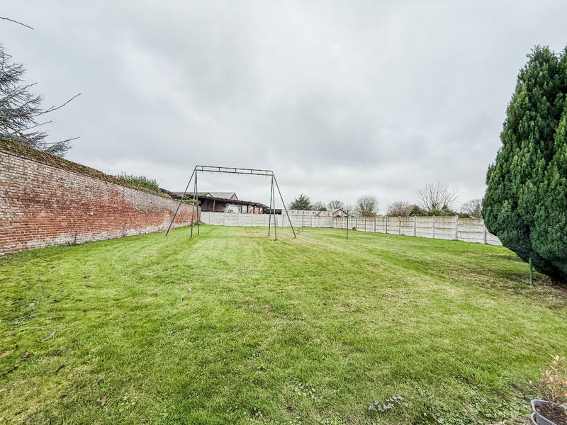 Maison - 85 m² - 5 pièces