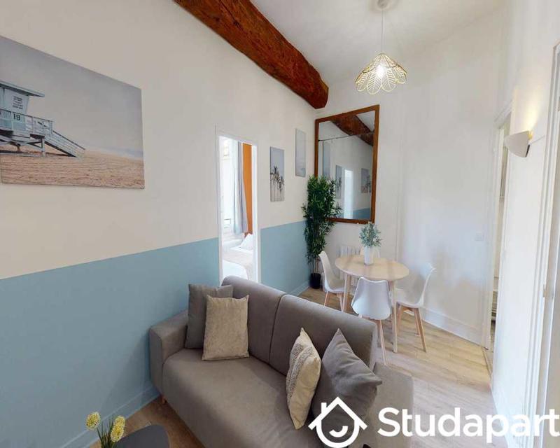 Chambre - 100 m² - 1 pièce