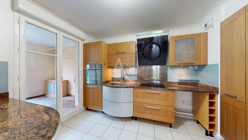 Appartement - 85 m² - 3 pièces