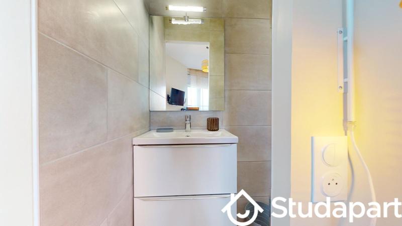 Chambre - 11 m² - 1 pièce