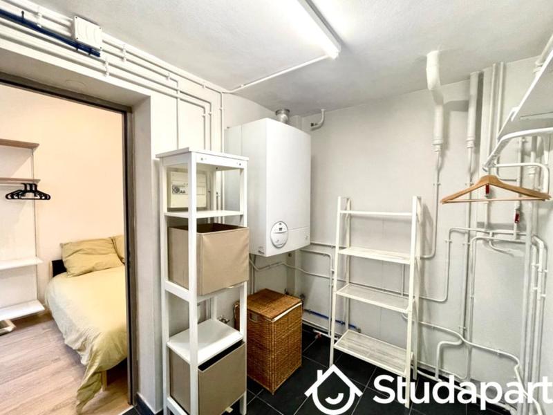 Chambre - 9 m² - 1 pièce