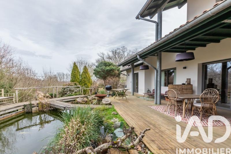 Maison de maîtres - 244 m² - 8 pièces