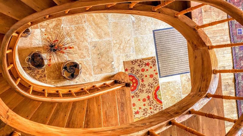 Maison - 560 m² - 13 pièces