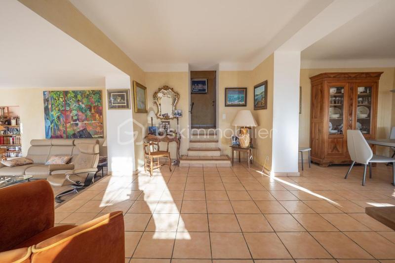 Villa - 200 m² - 6 pièces