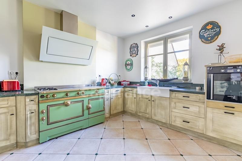 Maison - 270 m² - 8 pièces